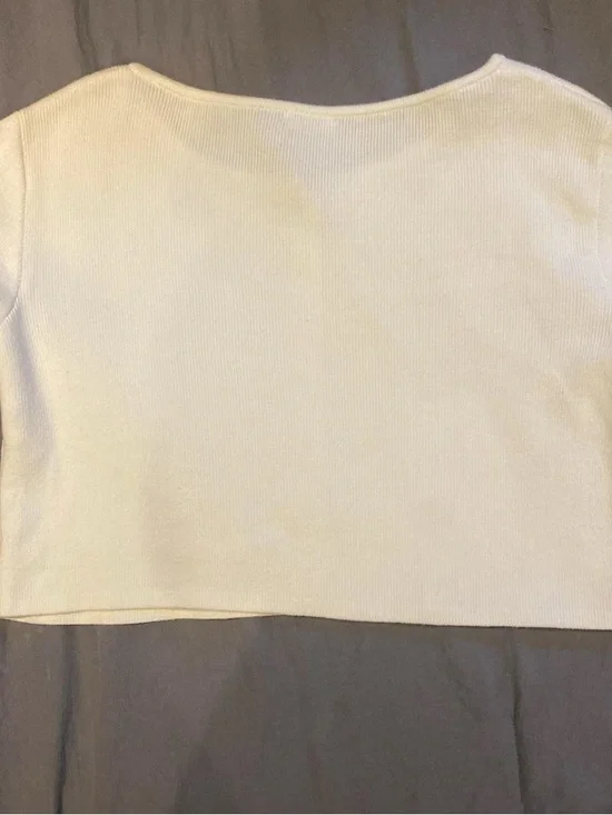 Brandy Melville White Cropped Button-Front Long Sleeve Top - Picture 5 of 5